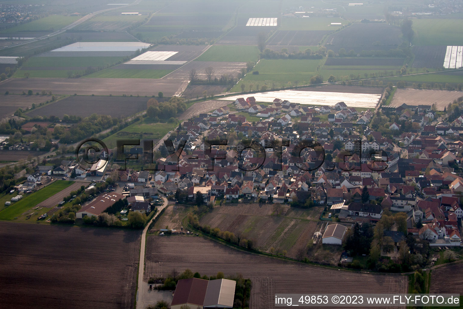 Luftaufnahme von Heuchelheim bei Frankenthal im Bundesland Rheinland-Pfalz, Deutschland