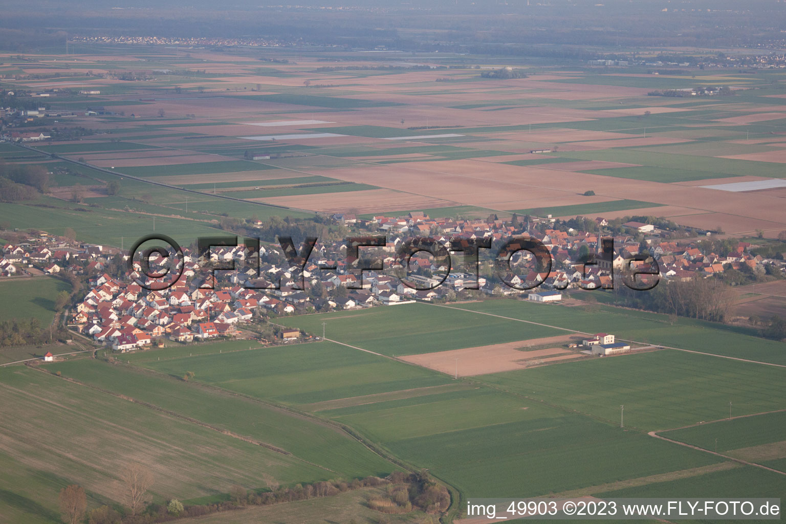 Drohnenbild von Ottersheim bei Landau im Bundesland Rheinland-Pfalz, Deutschland