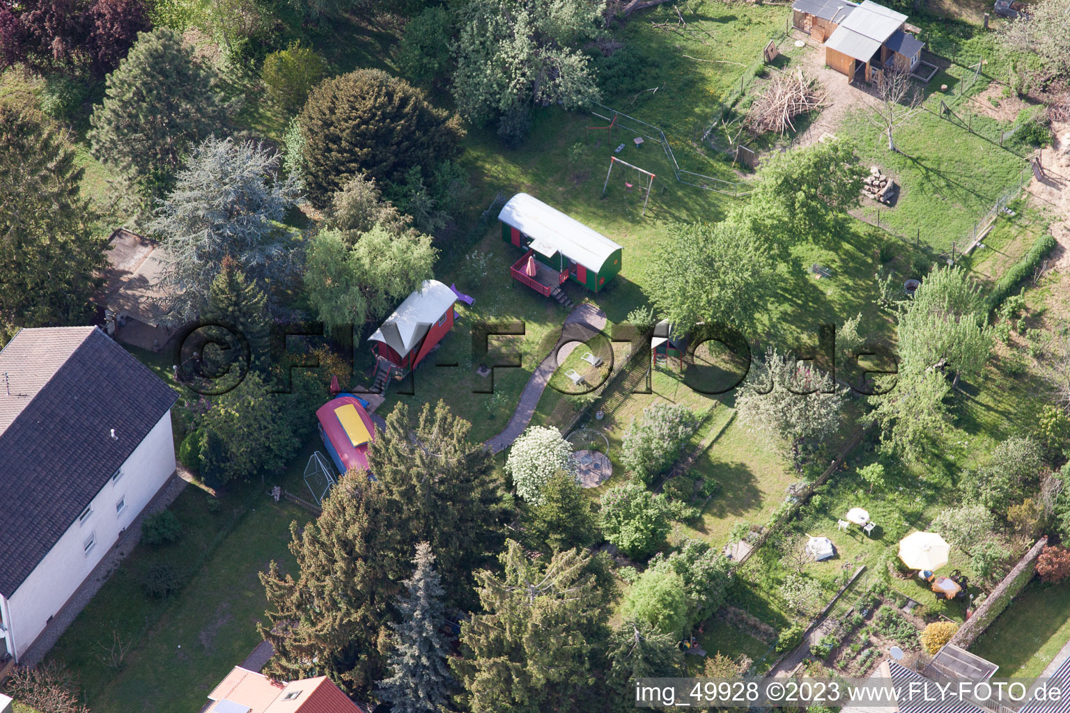 Drohnenbild von Kandel, Saarstraße Villa Kunterbunt im Bundesland Rheinland-Pfalz, Deutschland