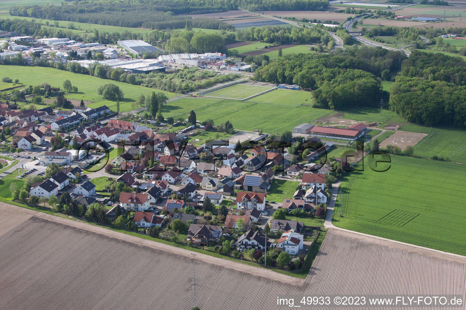 Ortsteil Minderslachen in Kandel im Bundesland Rheinland-Pfalz, Deutschland aus der Vogelperspektive