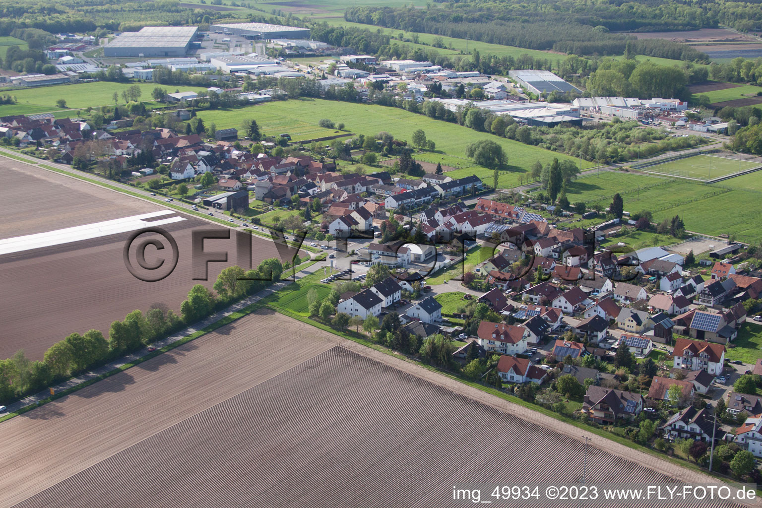 Ortsteil Minderslachen in Kandel im Bundesland Rheinland-Pfalz, Deutschland aus der Luft betrachtet