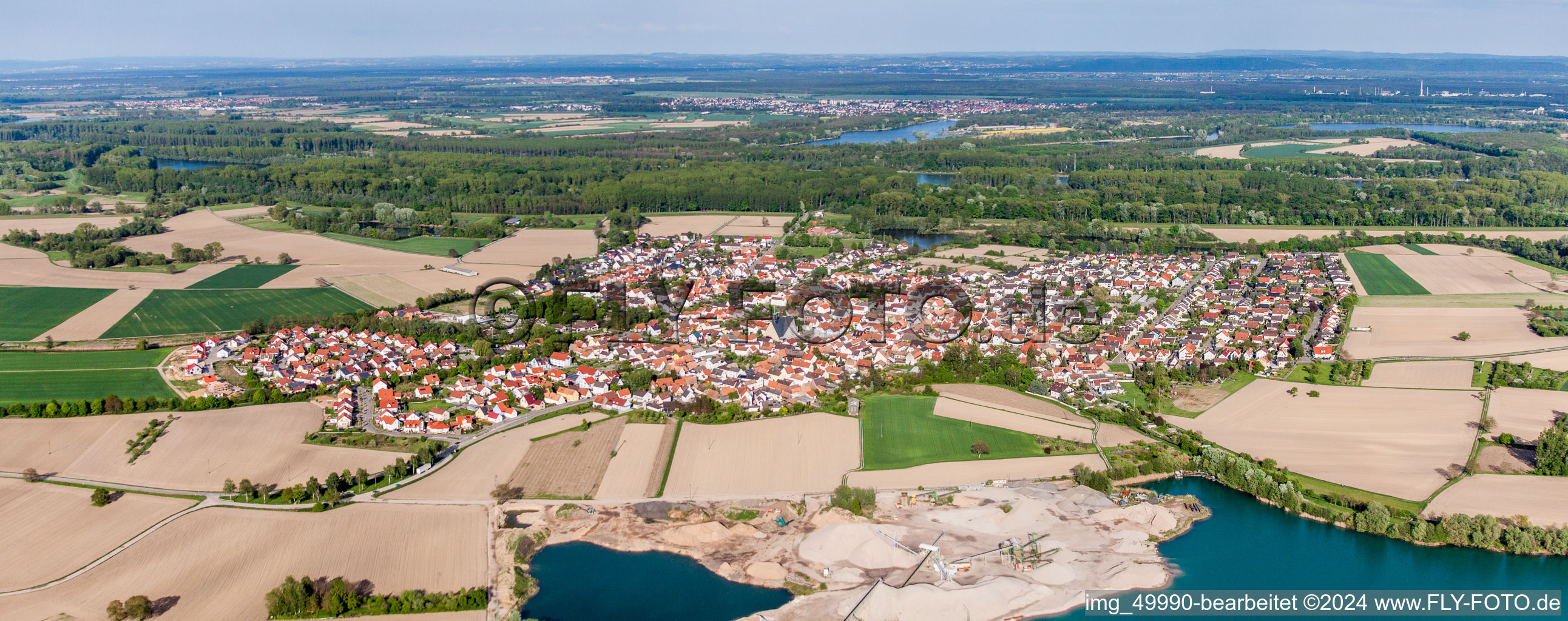 Panorama Perspektive der Ortsansicht der Straßen und Häuser der Wohngebiete in Leimersheim im Bundesland Rheinland-Pfalz, Deutschland
