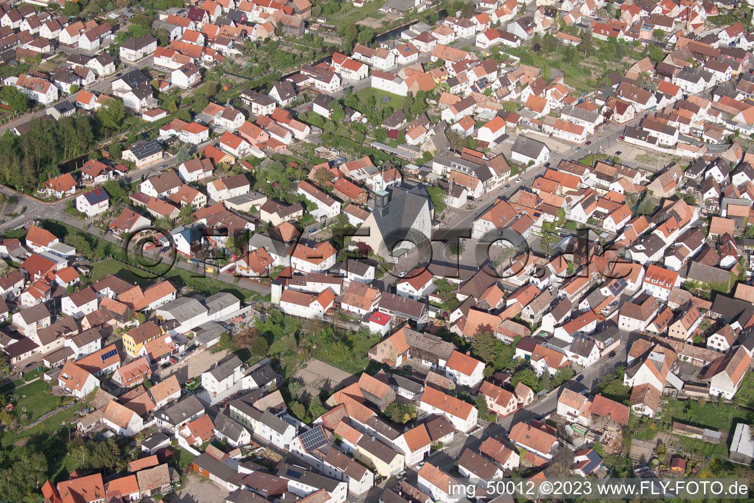Leimersheim im Bundesland Rheinland-Pfalz, Deutschland von der Drohne aus gesehen