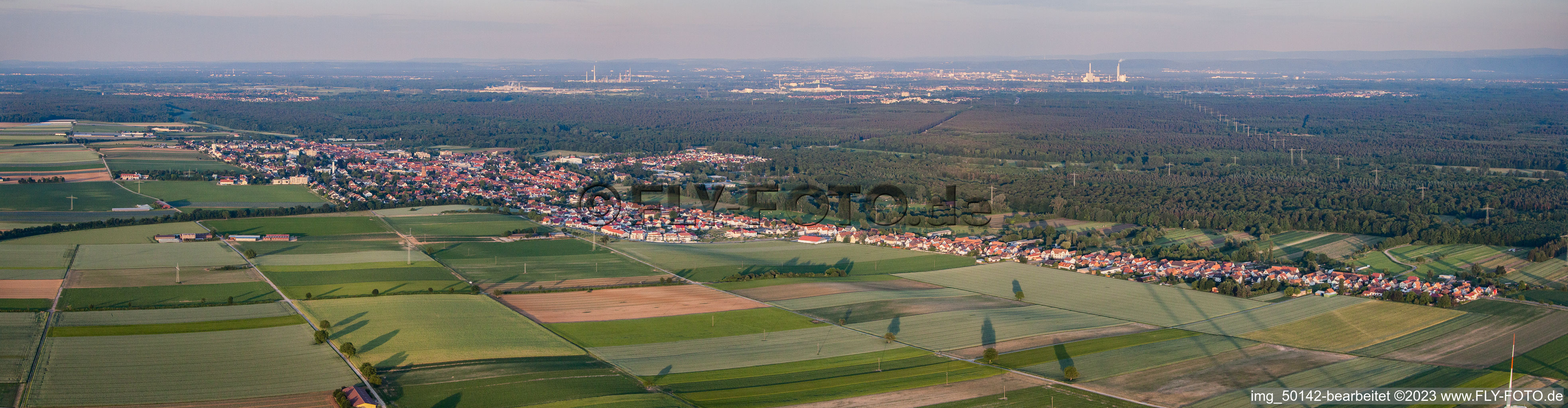Panorama von Nordwesten in Kandel im Bundesland Rheinland-Pfalz, Deutschland