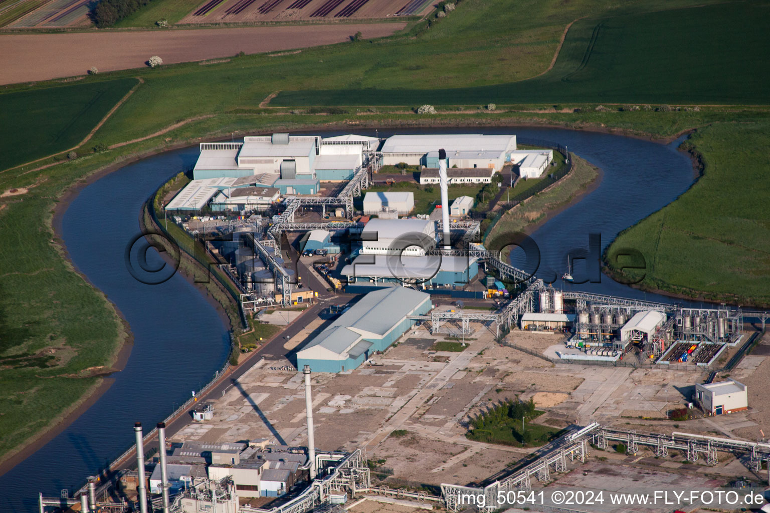 Luftbild von Gebäude und Produktionshallen auf dem Werksgelände des Chemieproduzenten Pfizer Ltd in Sandwich in England, Vereinigtes Königreich, Großbritanien