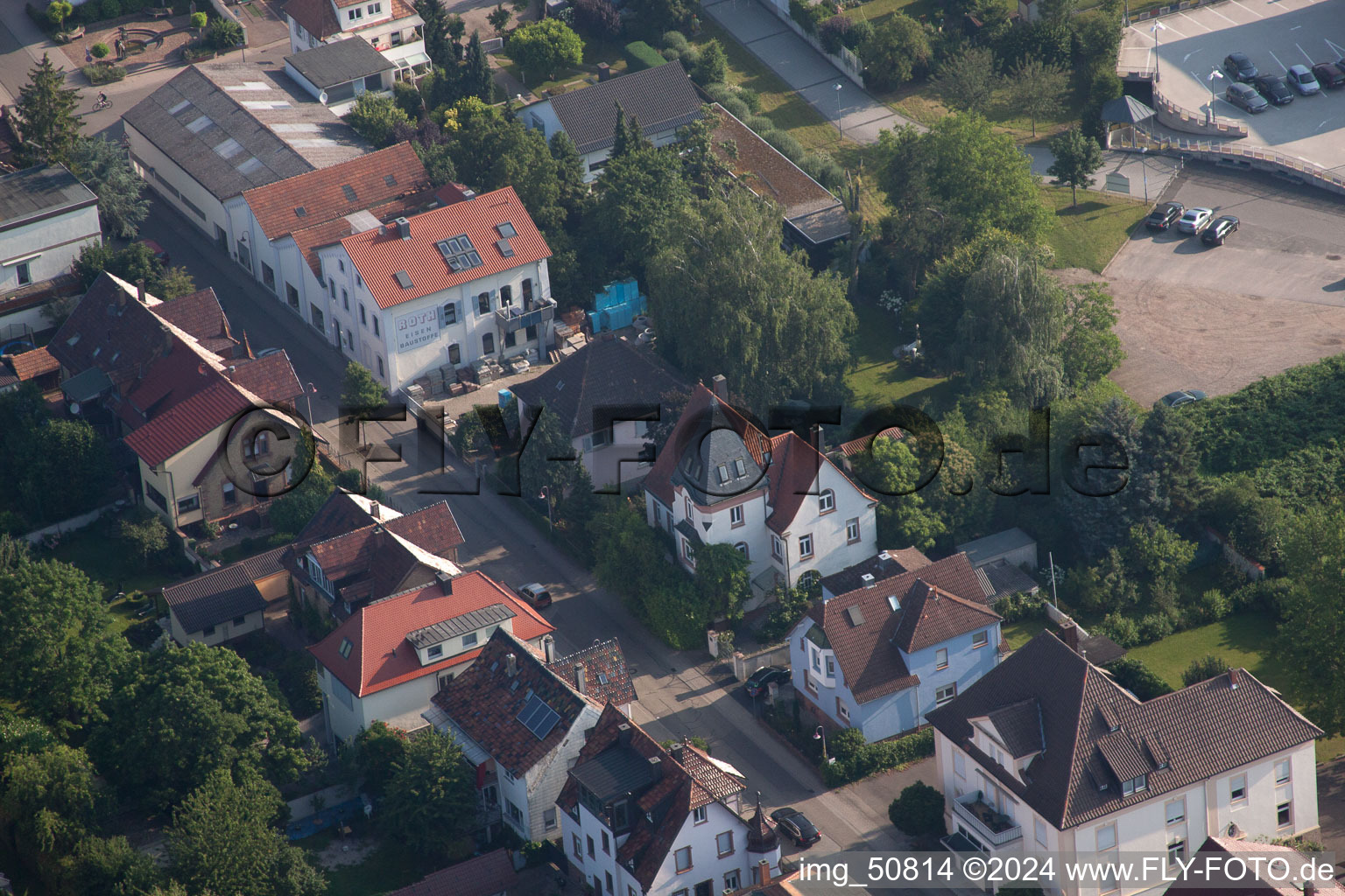 Bismarckstr in Kandel im Bundesland Rheinland-Pfalz, Deutschland von der Drohne aus gesehen