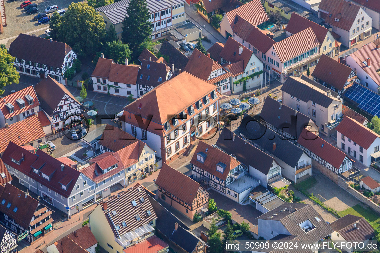 Kandel, Hauptstraße Rathaus im Bundesland Rheinland-Pfalz, Deutschland