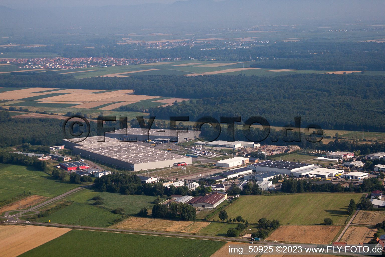 Minderslachen, Industriegebiet Horst, Zufall Logistikcenter in Kandel im Bundesland Rheinland-Pfalz, Deutschland