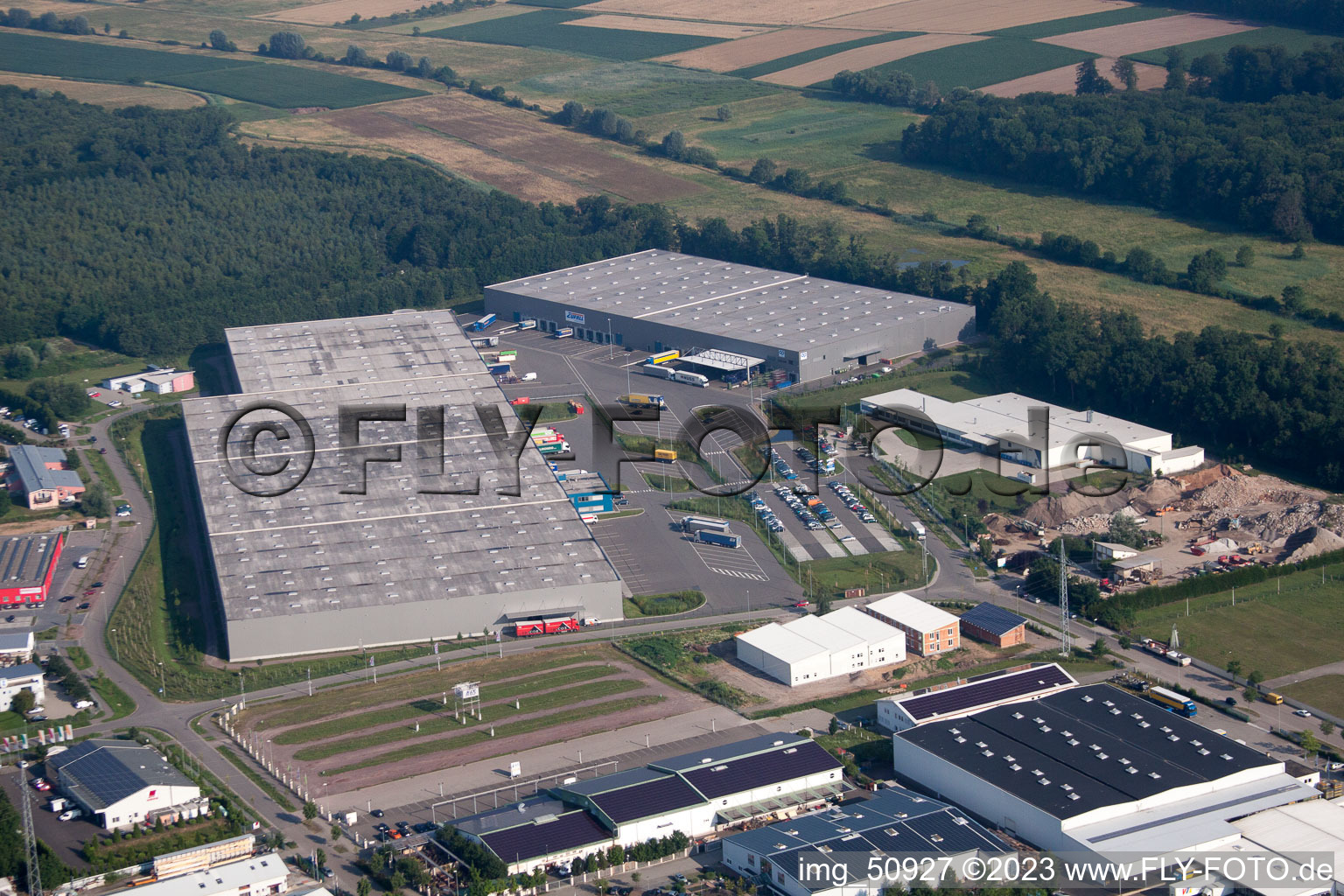 Luftaufnahme von Minderslachen, Industriegebiet Horst, Zufall Logistikcenter in Kandel im Bundesland Rheinland-Pfalz, Deutschland