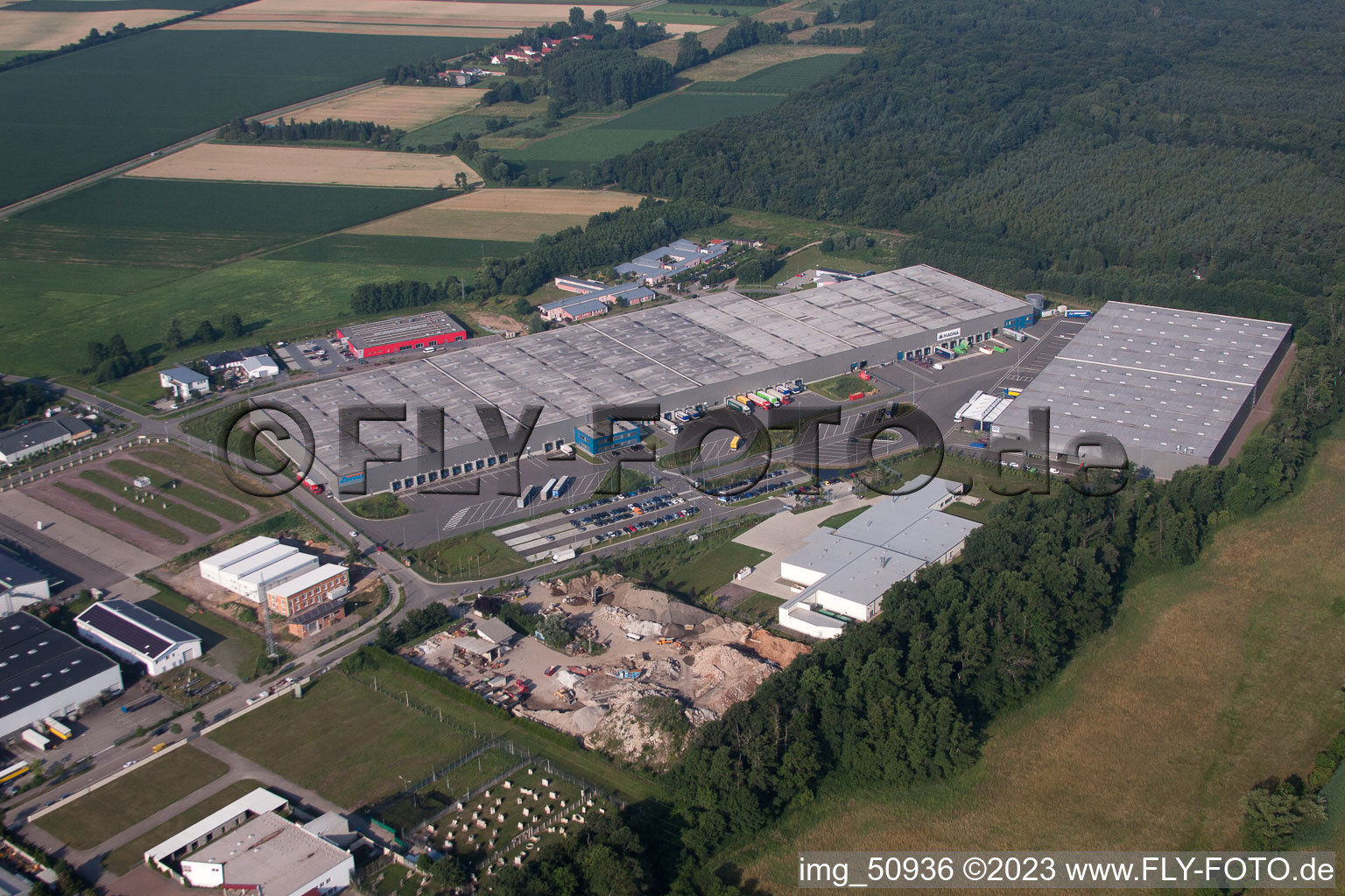 Minderslachen, Industriegebiet Horst, Zufall Logistikcenter in Kandel im Bundesland Rheinland-Pfalz, Deutschland vom Flugzeug aus