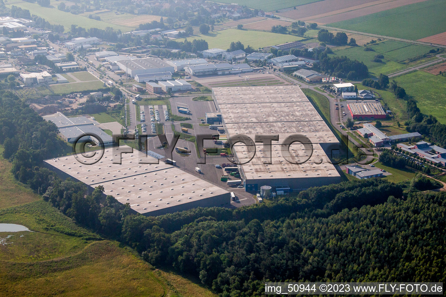 Minderslachen, Industriegebiet Horst, Zufall Logistikcenter in Kandel im Bundesland Rheinland-Pfalz, Deutschland von einer Drohne aus