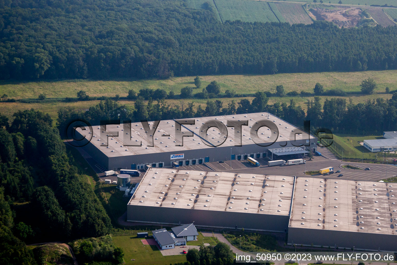 Minderslachen, Industriegebiet Horst, Zufall Logistikcenter in Kandel im Bundesland Rheinland-Pfalz, Deutschland von oben