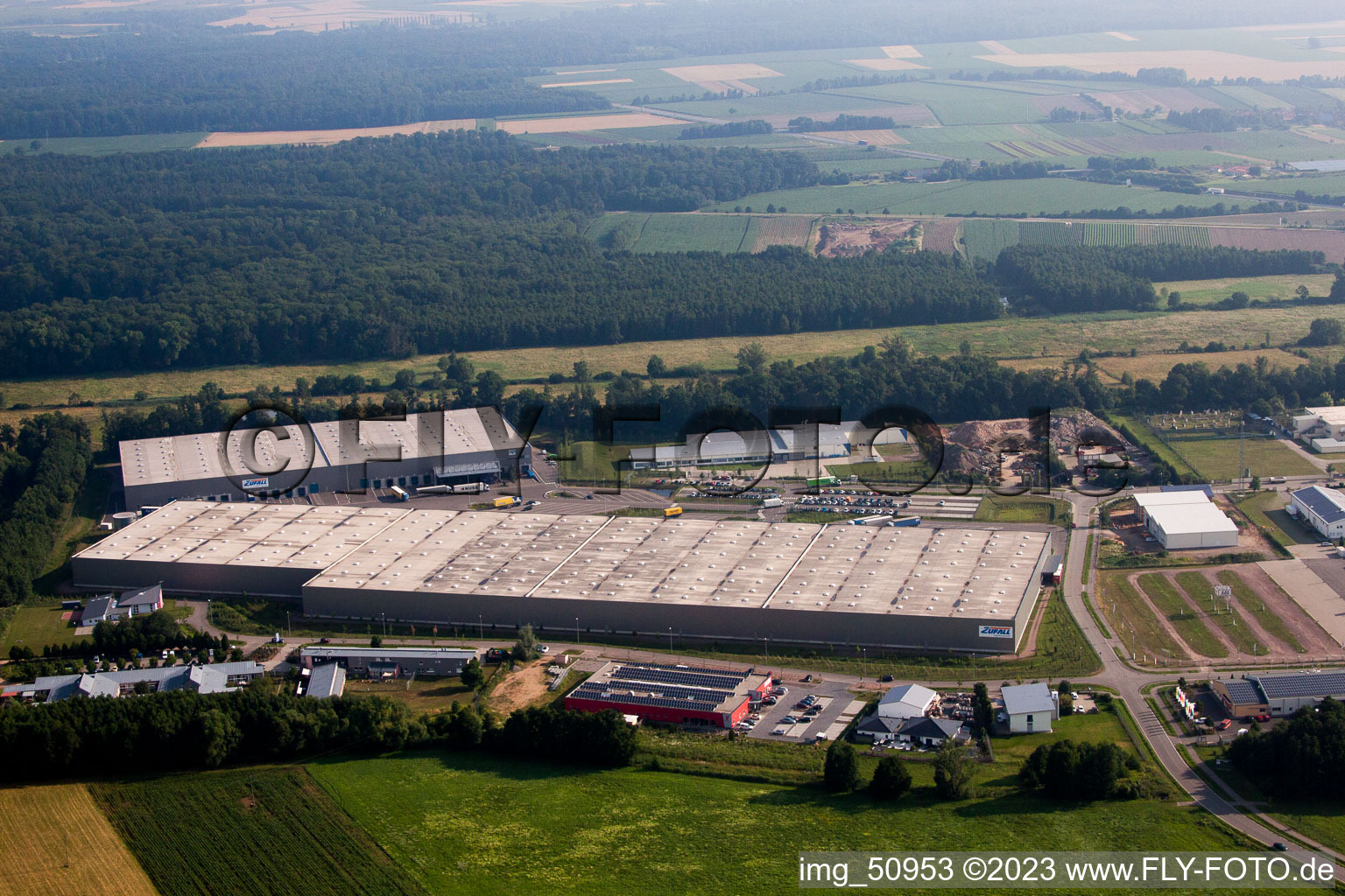 Minderslachen, Industriegebiet Horst, Zufall Logistikcenter in Kandel im Bundesland Rheinland-Pfalz, Deutschland von oben gesehen