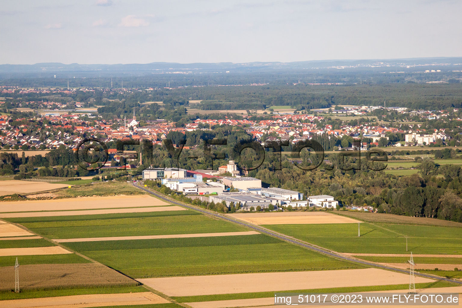 Gewerbegebiet West im Ortsteil Herxheim in Herxheim bei Landau/Pfalz im Bundesland Rheinland-Pfalz, Deutschland von oben gesehen