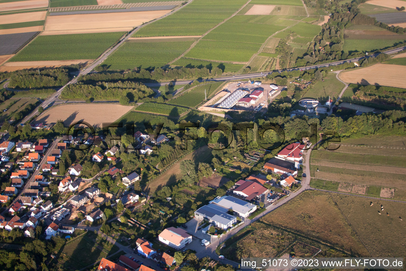 Luftaufnahme von Geothermieanlage der Pfalzwerke geofuture GmbH bei Insheim an der A65 im Bundesland Rheinland-Pfalz, Deutschland