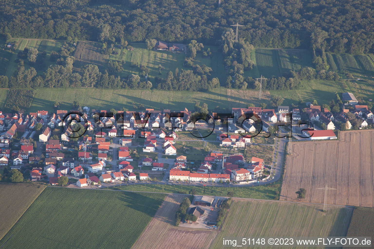 Ortsteil Minderslachen in Kandel im Bundesland Rheinland-Pfalz, Deutschland von der Drohne aus gesehen