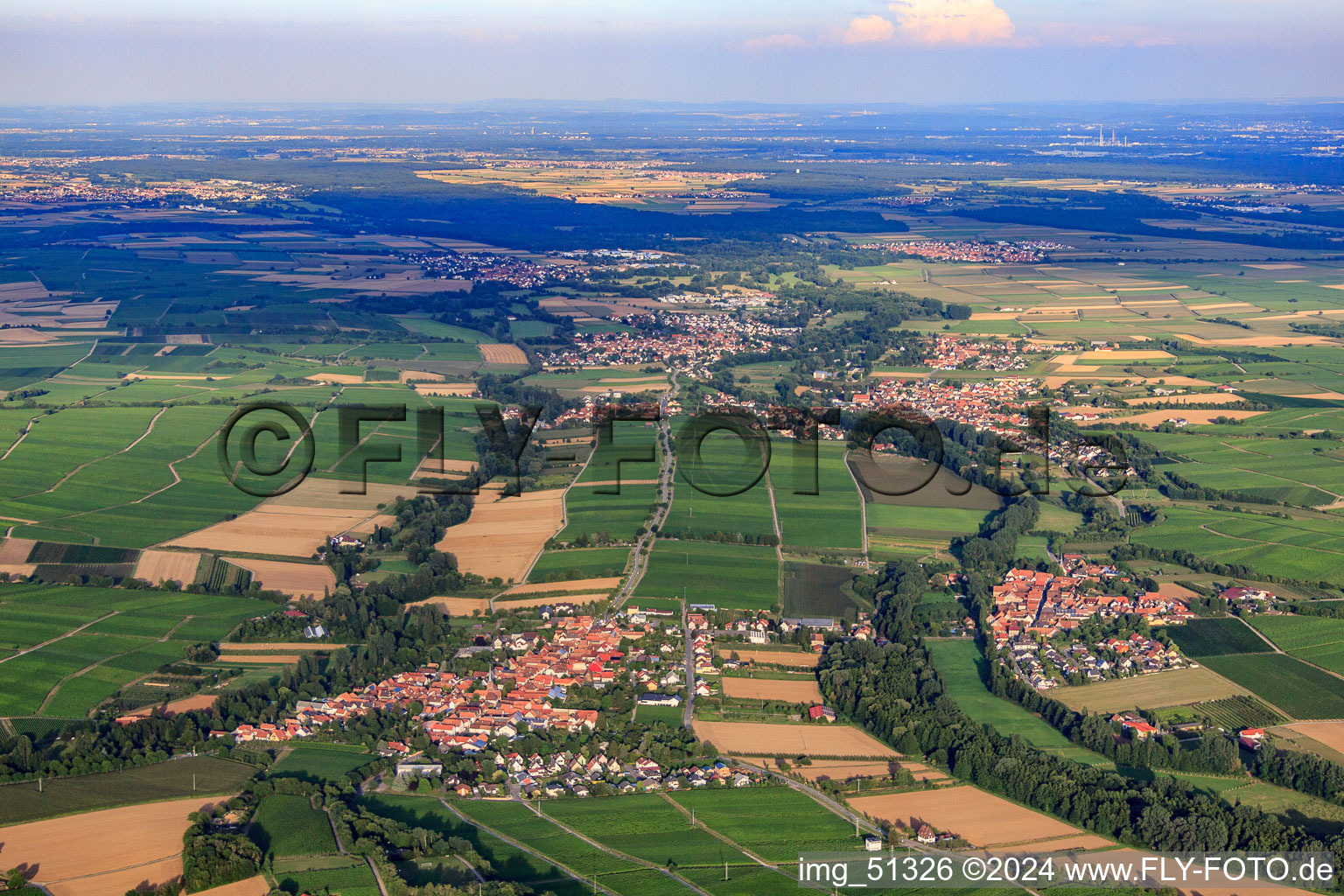 Luftbild von Klingenmünster im Bundesland Rheinland-Pfalz, Deutschland