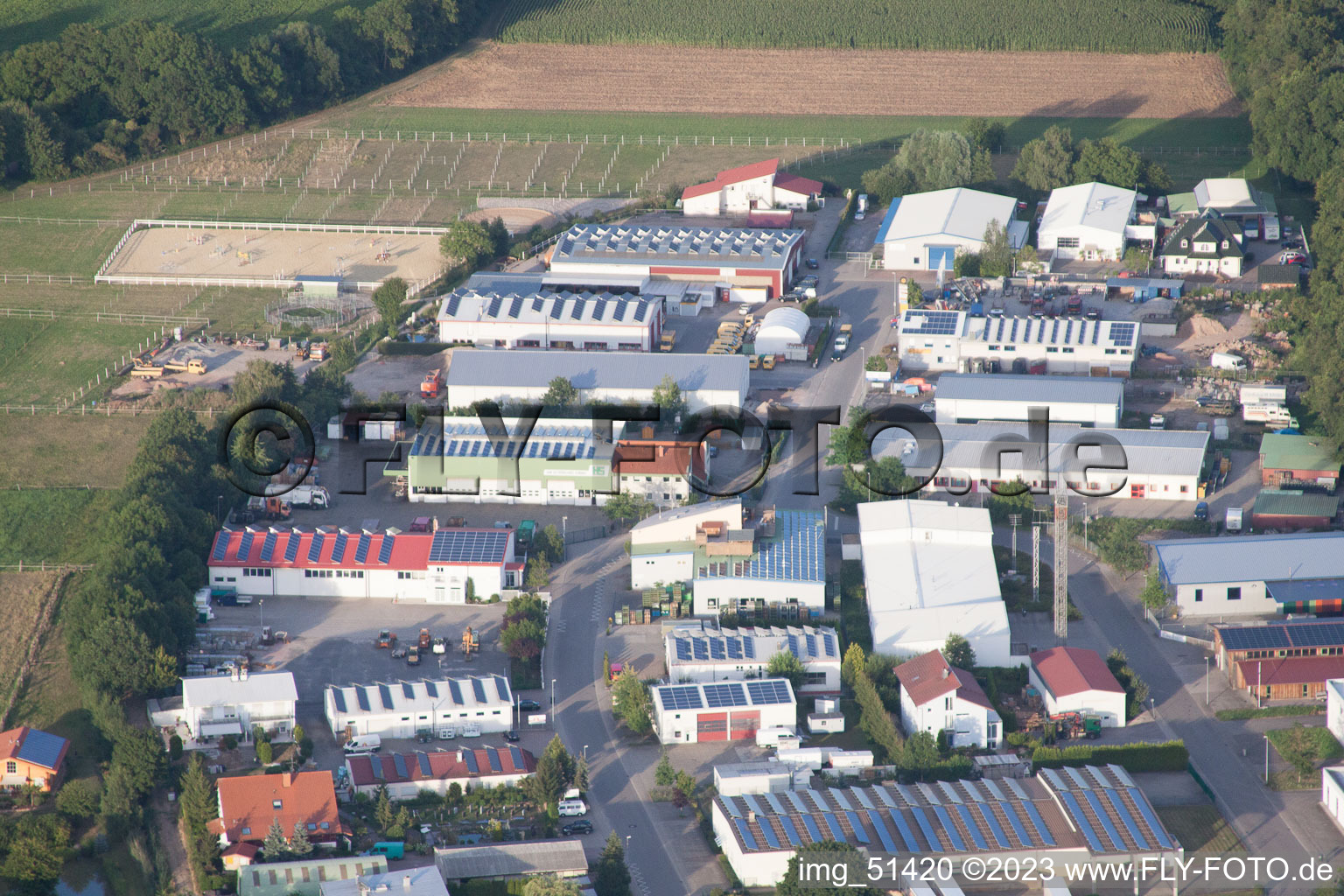 Drohnenbild von Herxheim, Gewerbegebiet Gäxwald in Herxheim bei Landau/Pfalz im Bundesland Rheinland-Pfalz, Deutschland