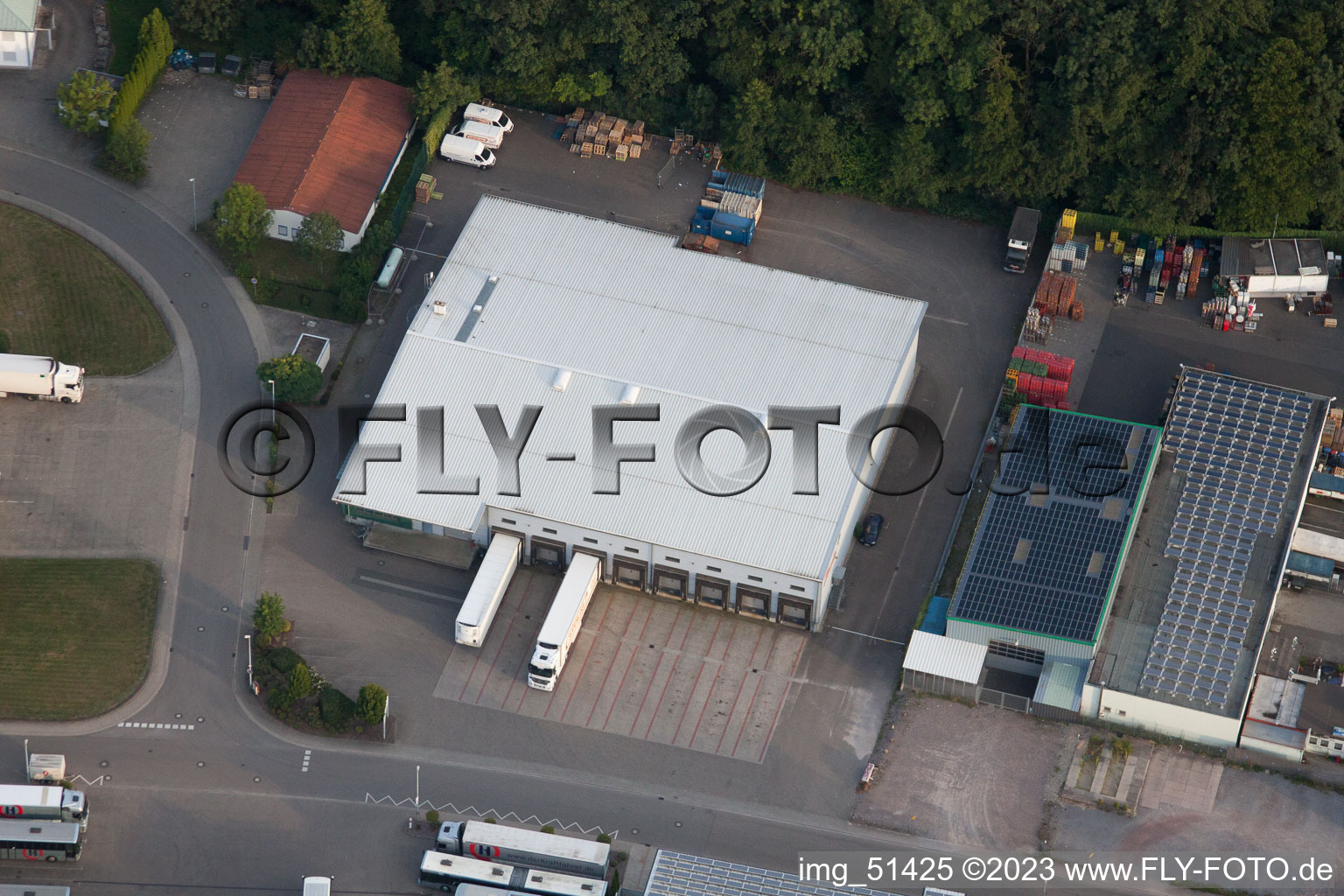Luftaufnahme von Herxheim, Gewerbegebiet Gäxwald in Herxheim bei Landau/Pfalz im Bundesland Rheinland-Pfalz, Deutschland
