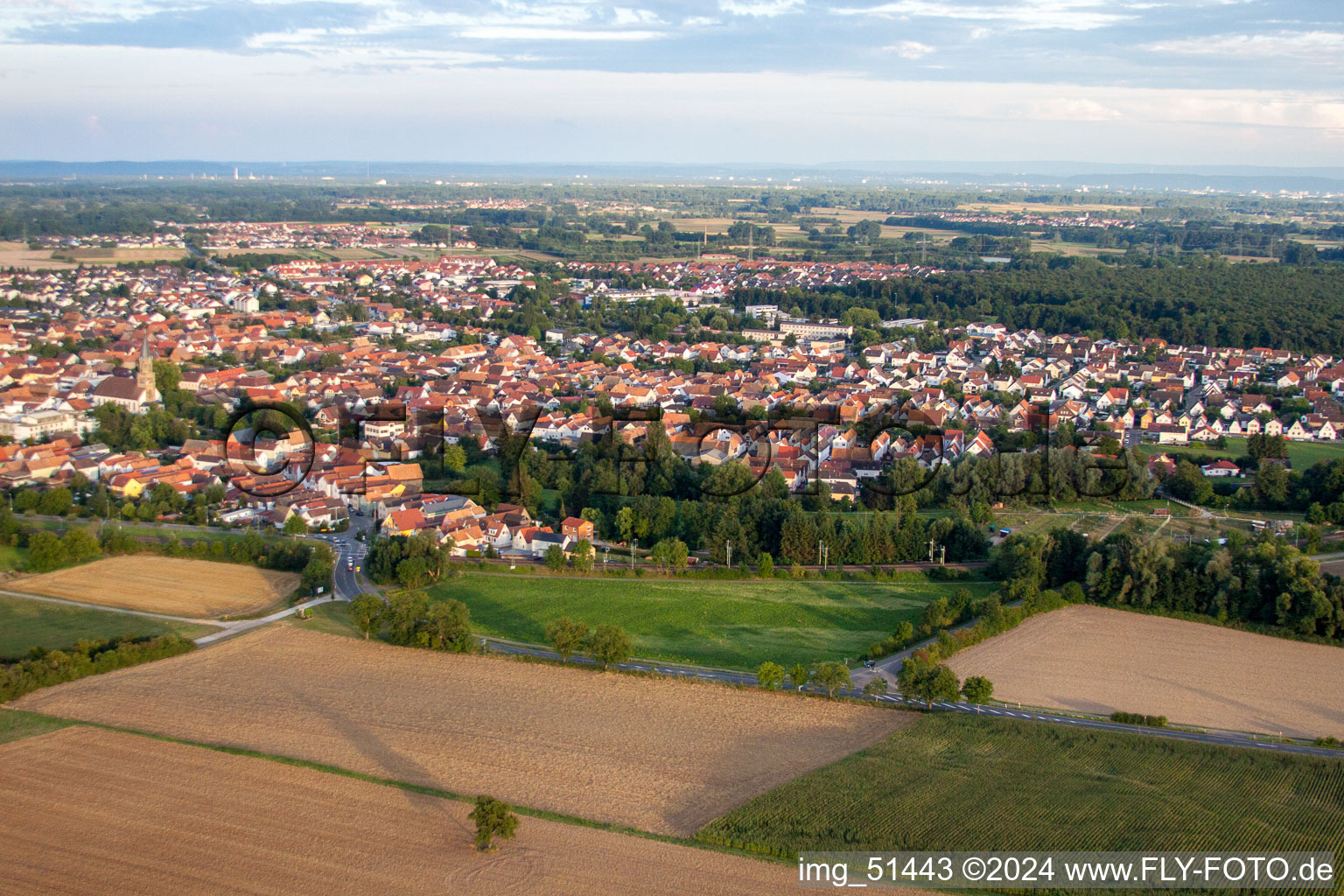 Schrägluftbild von Rülzheim im Bundesland Rheinland-Pfalz, Deutschland