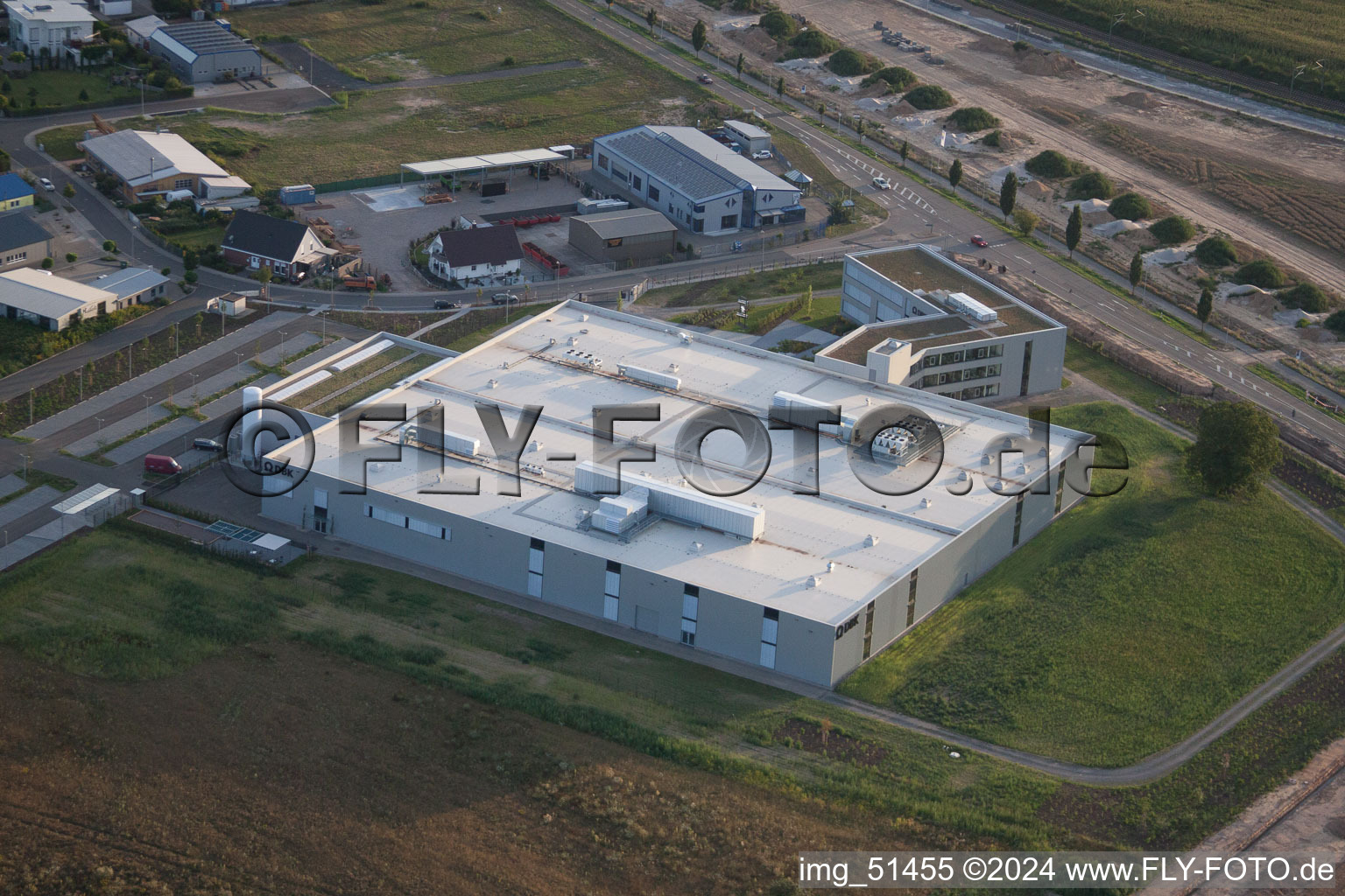 Rülzheim, Gewerbegebiet Nord, DBK Neubau im Bundesland Rheinland-Pfalz, Deutschland vom Flugzeug aus