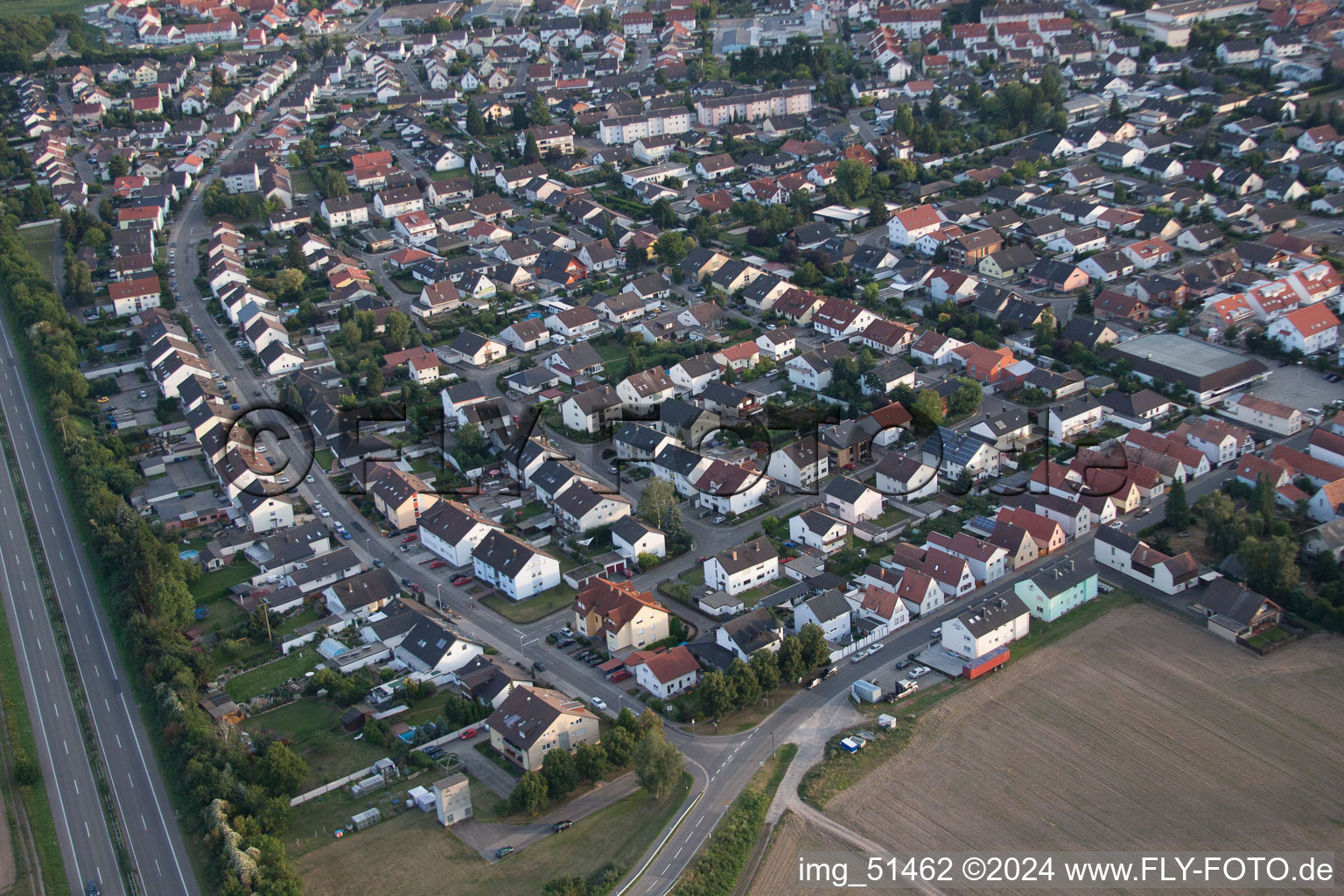 Rülzheim im Bundesland Rheinland-Pfalz, Deutschland von oben gesehen