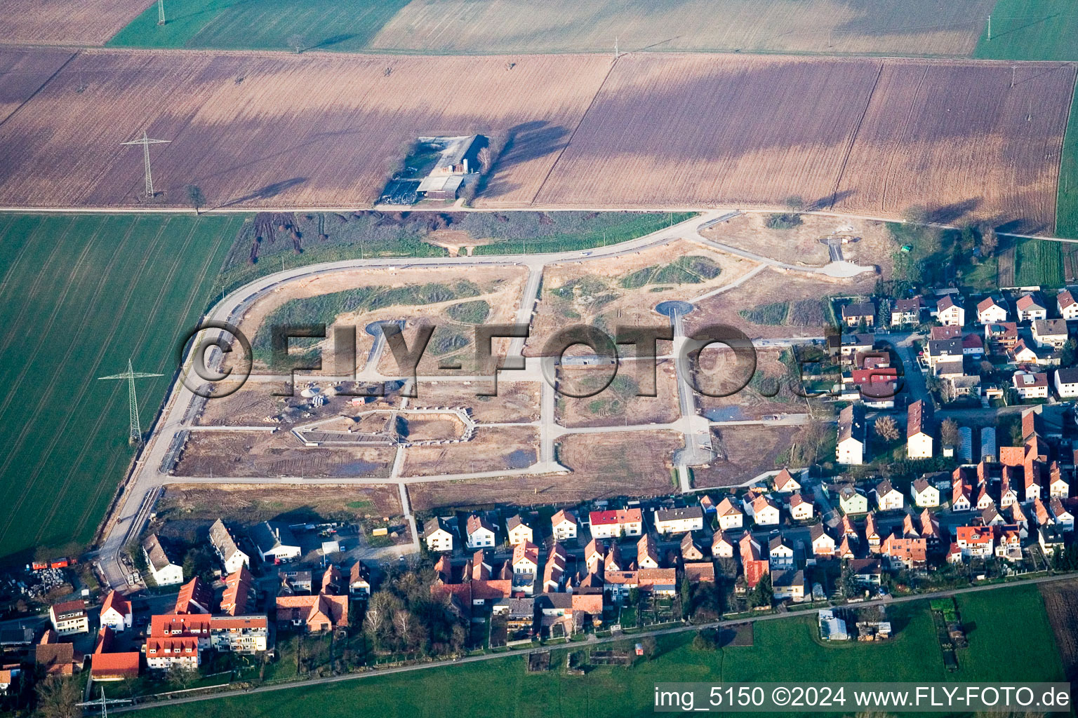 Baustellen zum Neubau- Wohngebiet einer Einfamilienhaus- Siedlung Am Höhenweg in Kandel im Bundesland Rheinland-Pfalz, Deutschland von oben