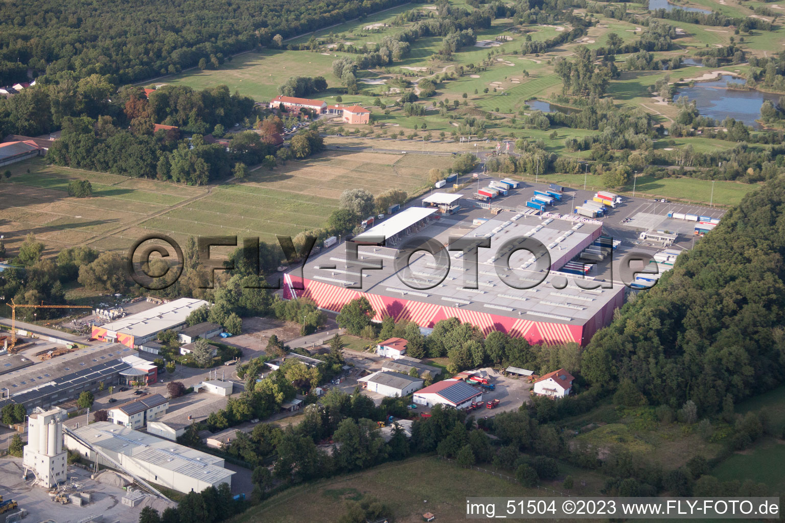 Luftbild von Offenbach an der Queich im Bundesland Rheinland-Pfalz, Deutschland