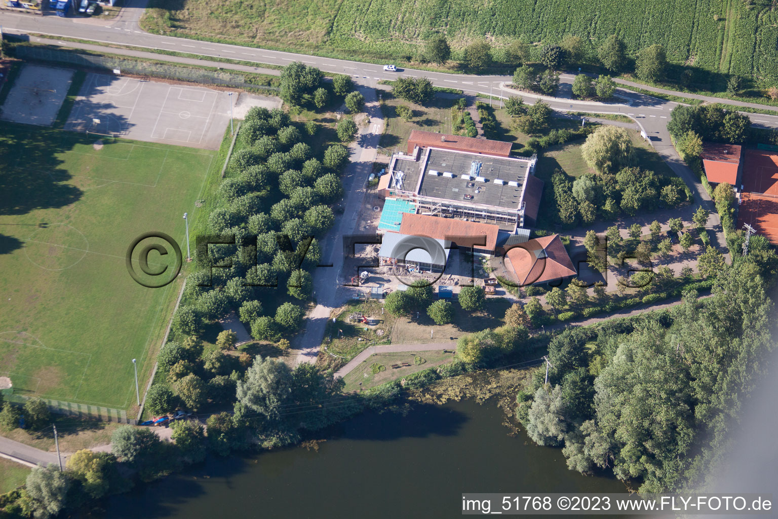 Luftaufnahme von Leimersheim, Sportplätze im Bundesland Rheinland-Pfalz, Deutschland