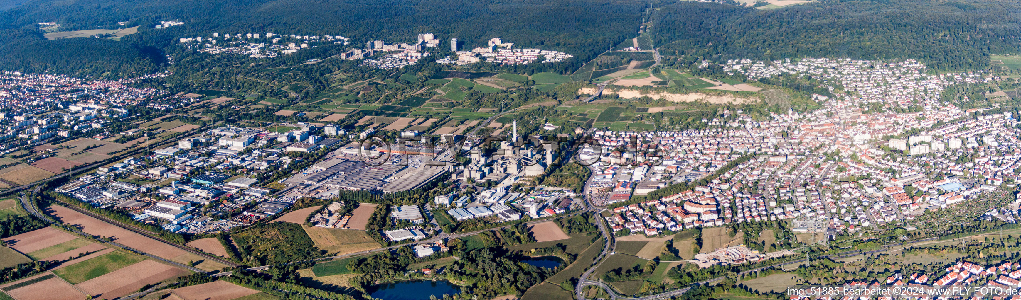 Panorama - Perspektive Ortsansicht in Leimen am Rand des Odenwaldes im Bundesland Baden-Württemberg, Deutschland