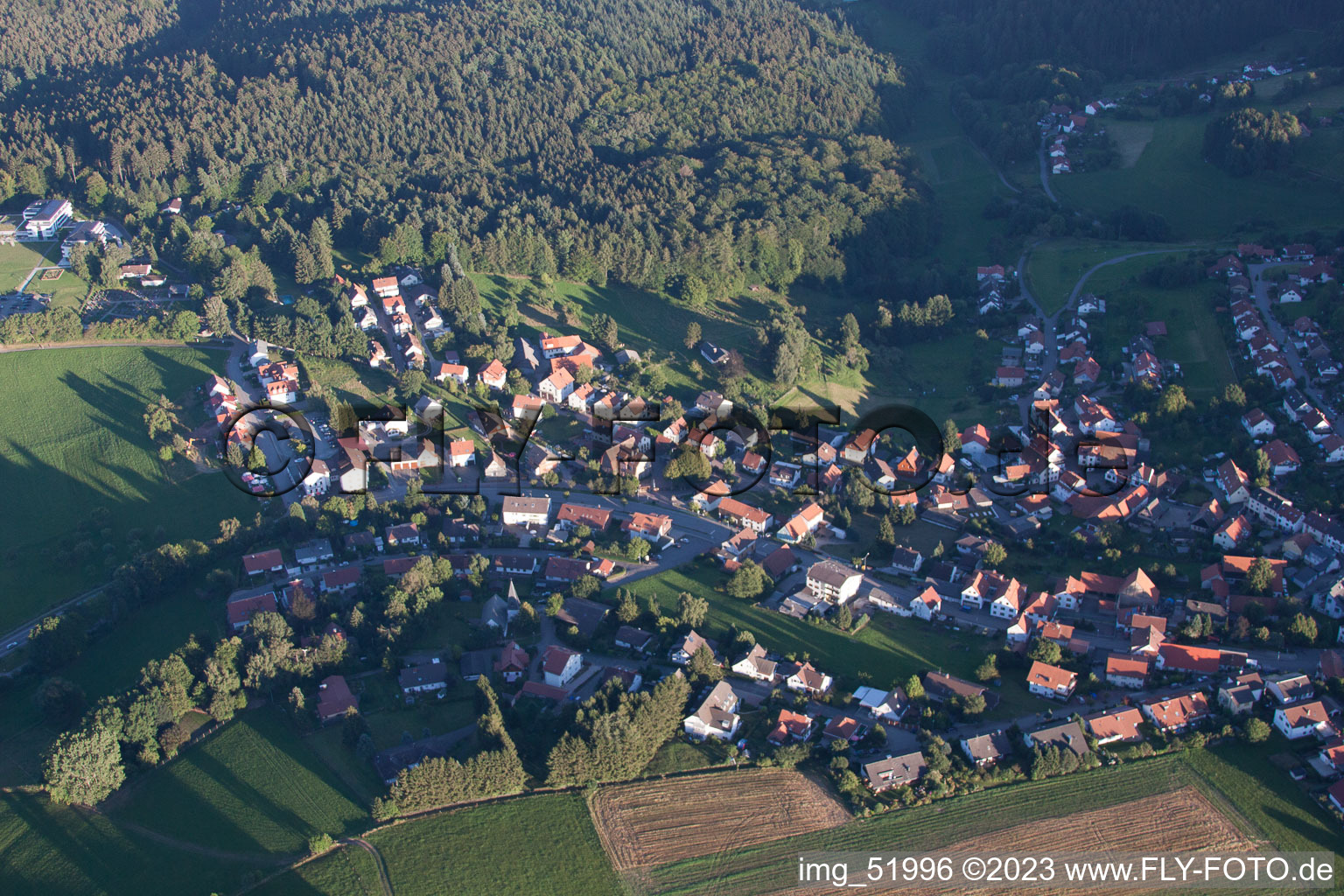 Schrägluftbild von Siedelsbrunn im Bundesland Hessen, Deutschland