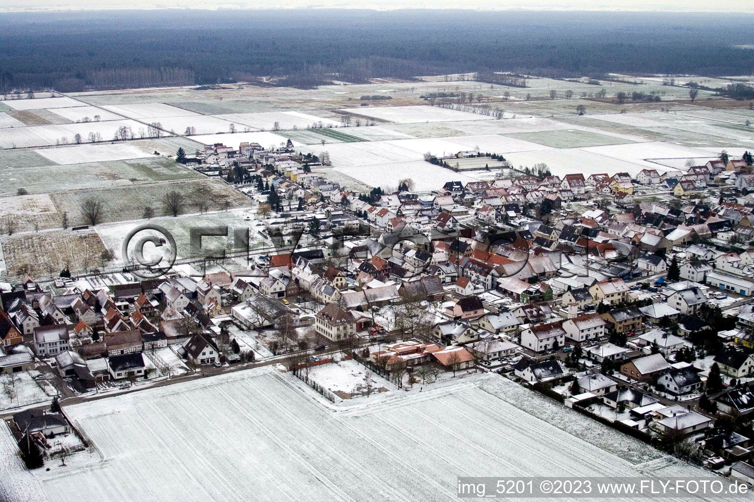 Freckenfeld im Bundesland Rheinland-Pfalz, Deutschland von der Drohne aus gesehen
