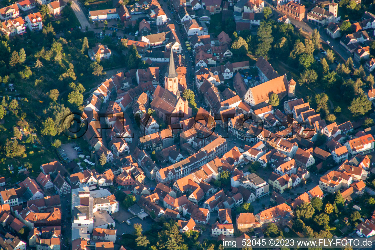 Luftaufnahme von Historische Altstadt in Michelstadt im Bundesland Hessen, Deutschland