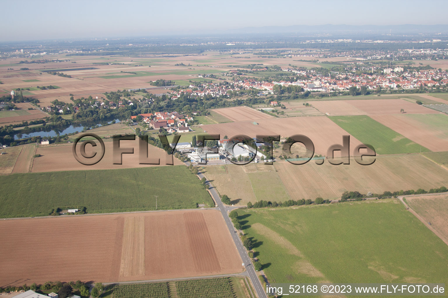 Dossenheim im Bundesland Baden-Württemberg, Deutschland aus der Drohnenperspektive