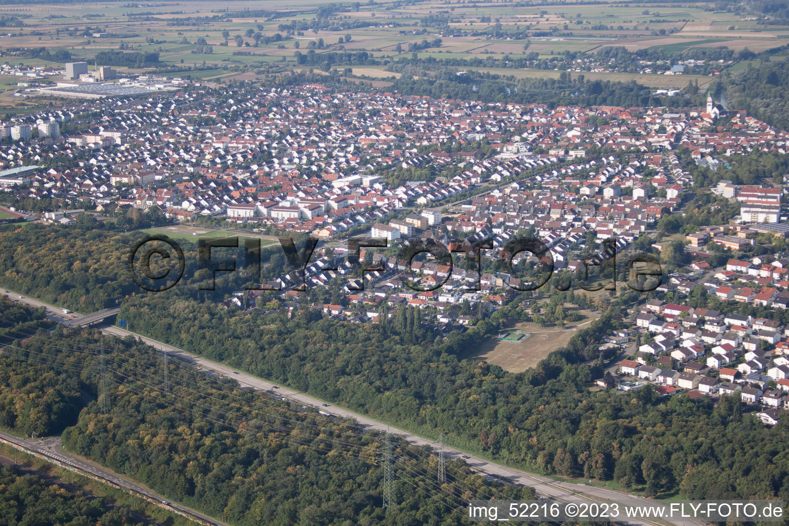 Ketsch im Bundesland Baden-Württemberg, Deutschland von einer Drohne aus