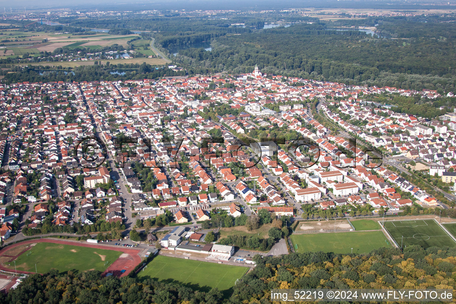 Luftbild von Ortsansicht der Straßen und Häuser der Wohngebiete in Ketsch im Bundesland Baden-Württemberg, Deutschland