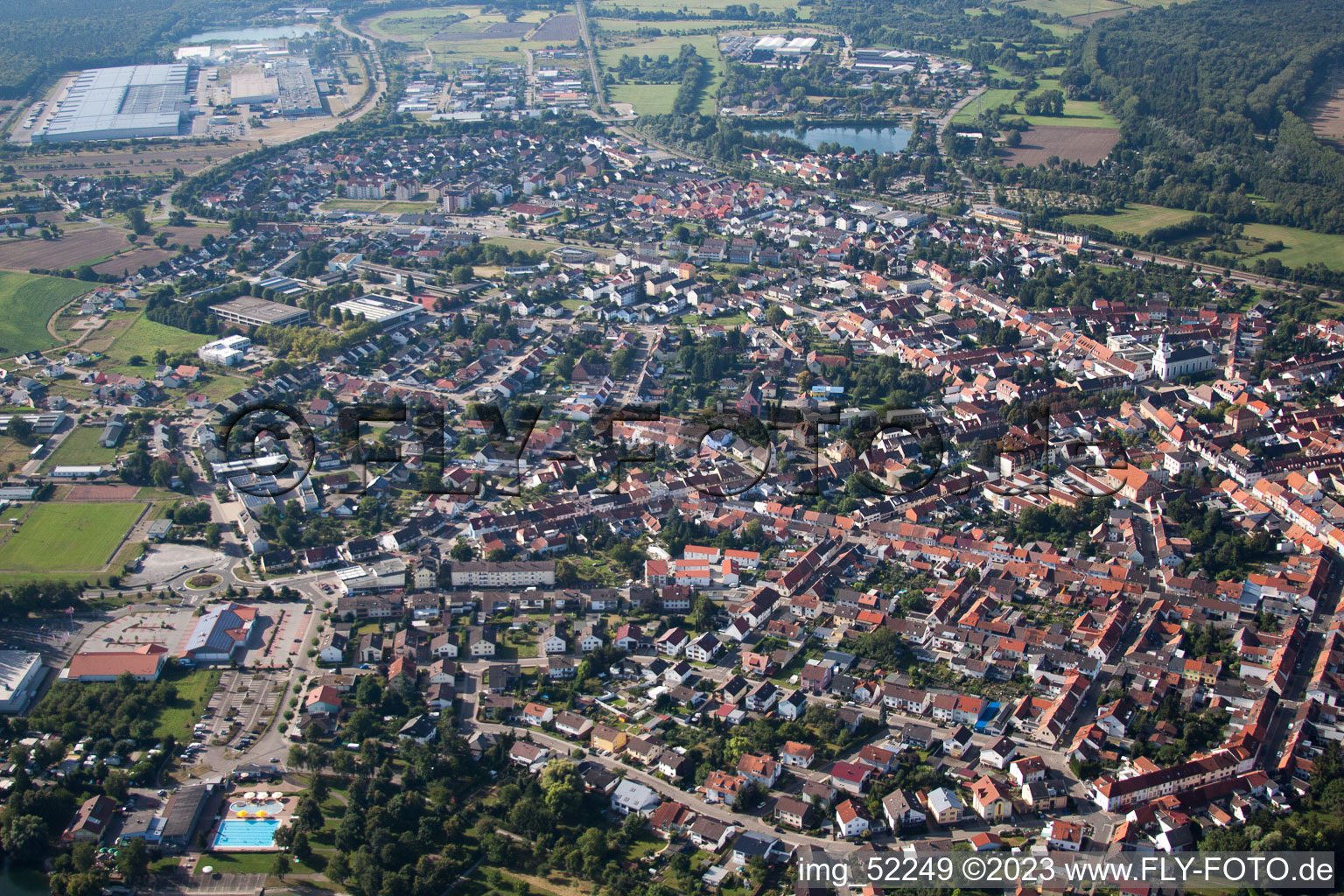 Philippsburg im Bundesland Baden-Württemberg, Deutschland von oben gesehen