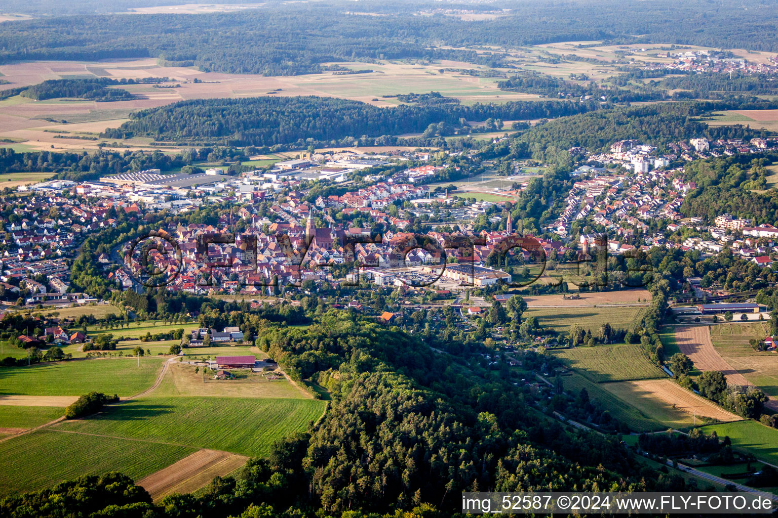 Luftbild von Ortsansicht der Straßen und Häuser der Wohngebiete in Weil der Stadt im Bundesland Baden-Württemberg, Deutschland