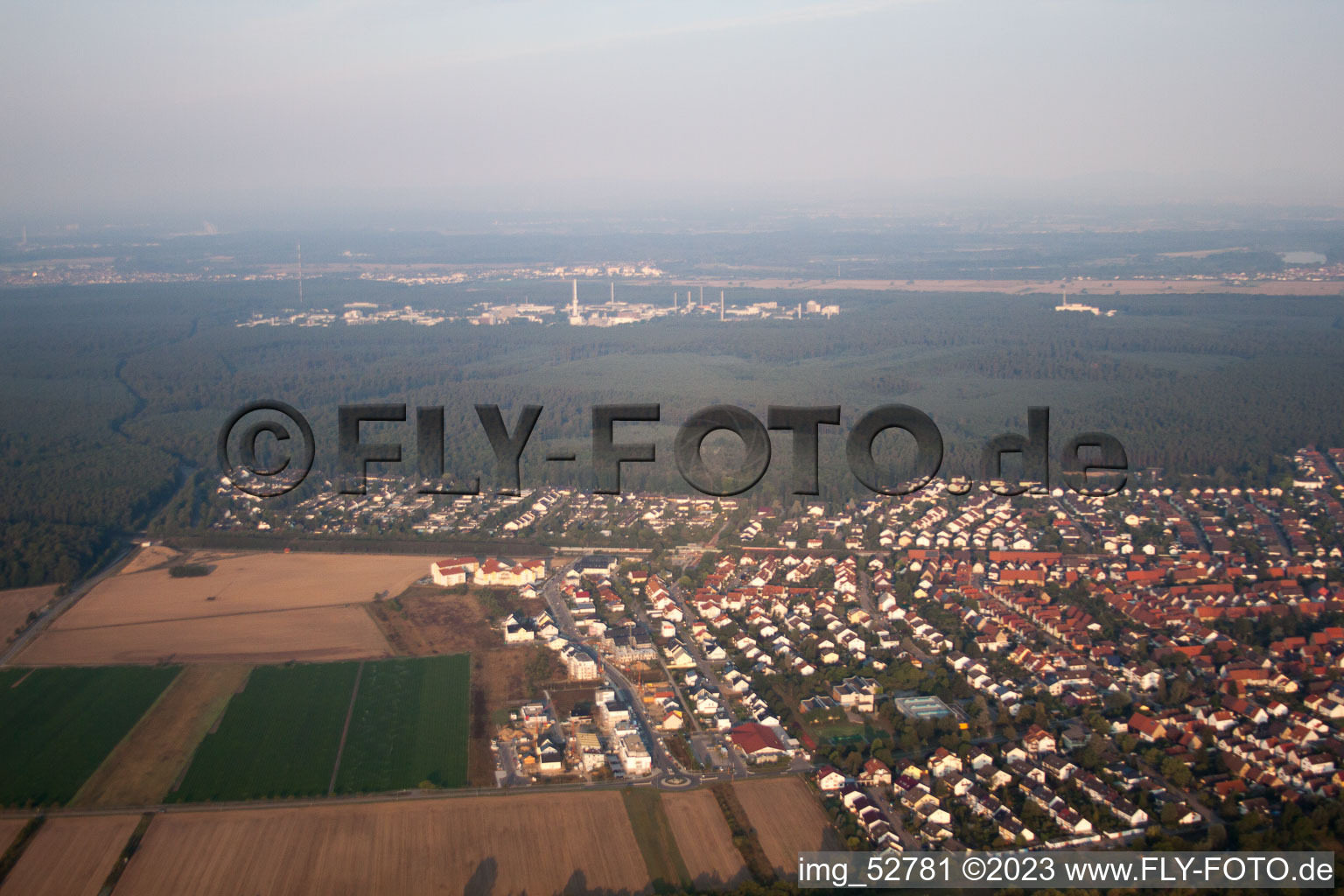 Ortsteil Friedrichstal in Stutensee im Bundesland Baden-Württemberg, Deutschland aus der Drohnenperspektive