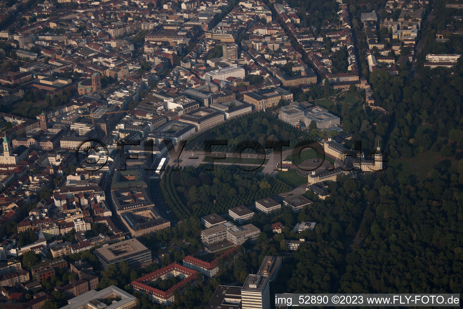 Luftbild von Karlsruhe, Zirkel und Schloss im Ortsteil Innenstadt-West im Bundesland Baden-Württemberg, Deutschland