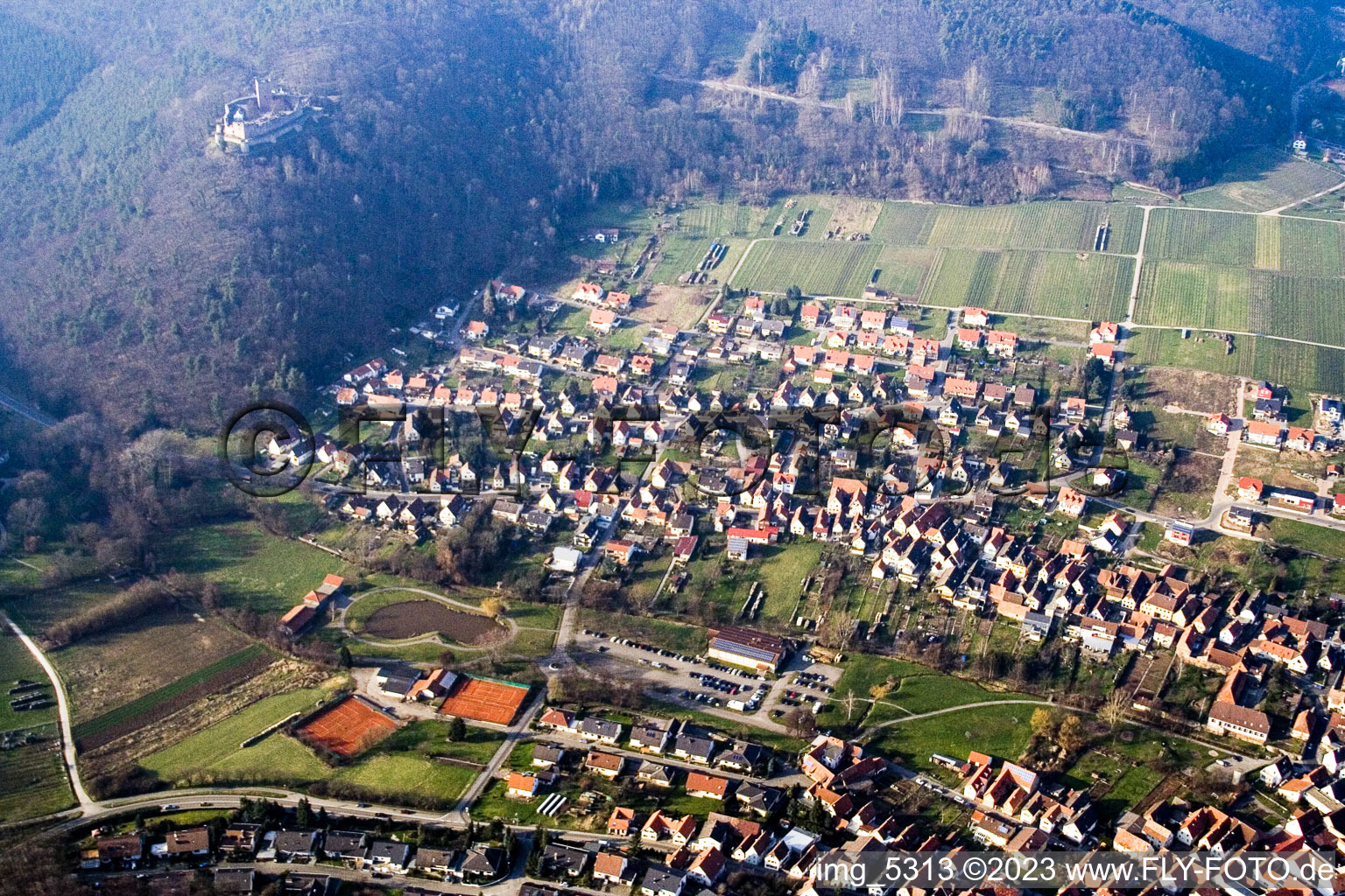Luftbild von Klingenmünster von Süden im Bundesland Rheinland-Pfalz, Deutschland