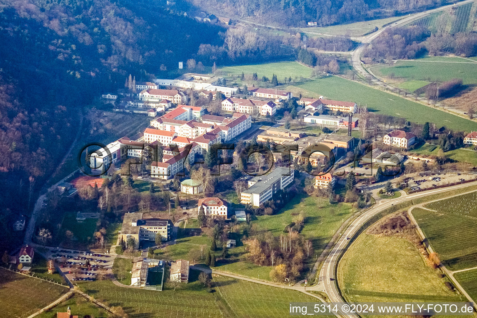 Psychatrische Landesklinik Landeck in Klingenmünster im Bundesland Rheinland-Pfalz, Deutschland von oben gesehen