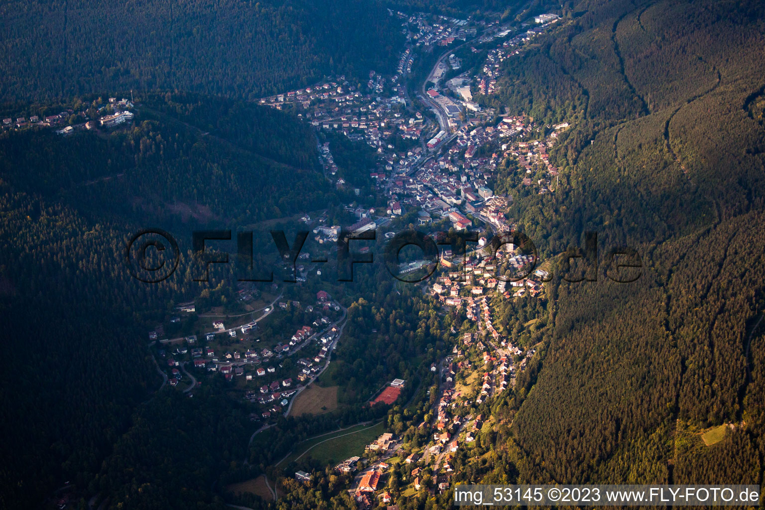Luftaufnahme von Bad Wildbad im Bundesland Baden-Württemberg, Deutschland