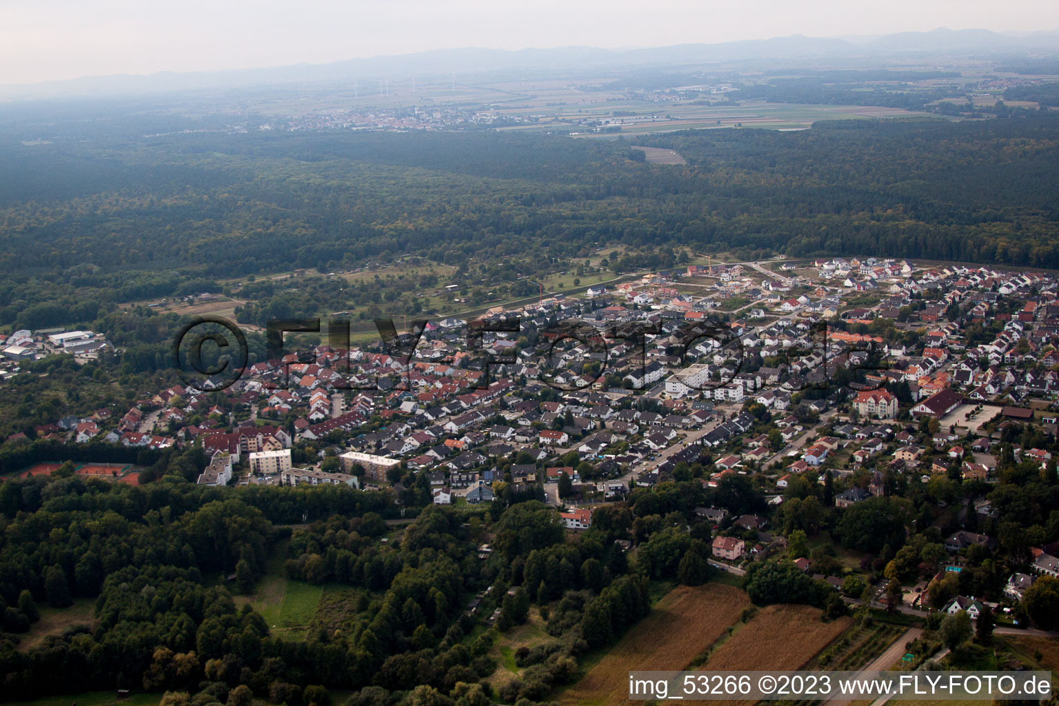Jockgrim im Bundesland Rheinland-Pfalz, Deutschland aus der Vogelperspektive