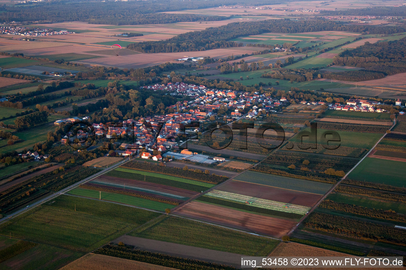 Drohnenaufname von Winden im Bundesland Rheinland-Pfalz, Deutschland