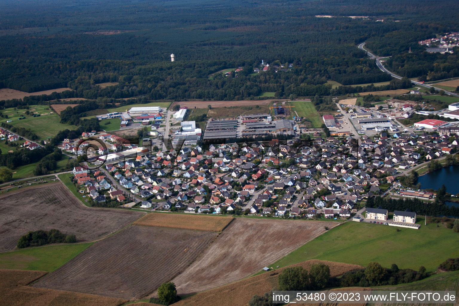 Soufflenheim im Bundesland Bas-Rhin, Frankreich aus der Luft betrachtet