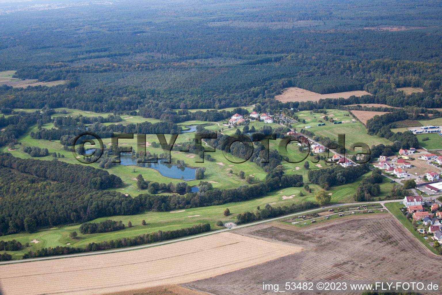 Luftbild von Soufflenheim, Golfclub Baden-Baden Soufflenheim im Bundesland Bas-Rhin, Frankreich