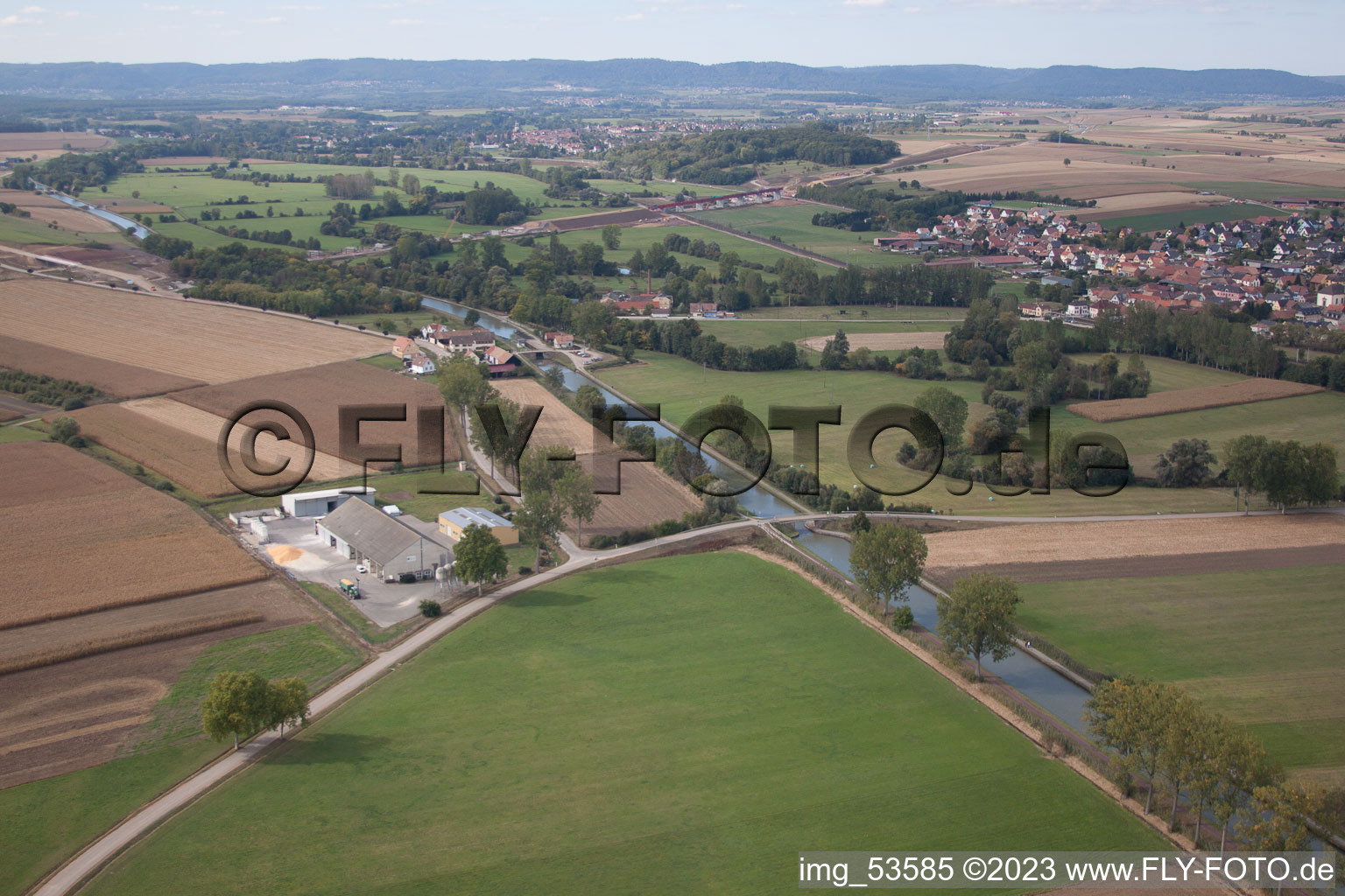 Luftaufnahme von Lupstein im Bundesland Bas-Rhin, Frankreich