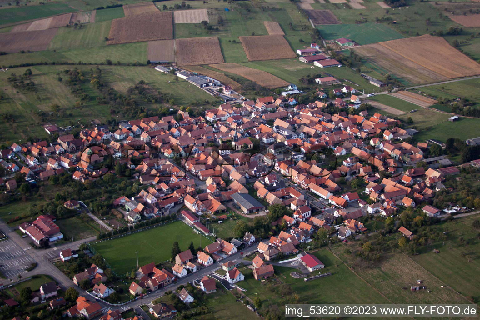 Uhrwiller im Bundesland Bas-Rhin, Frankreich aus der Vogelperspektive