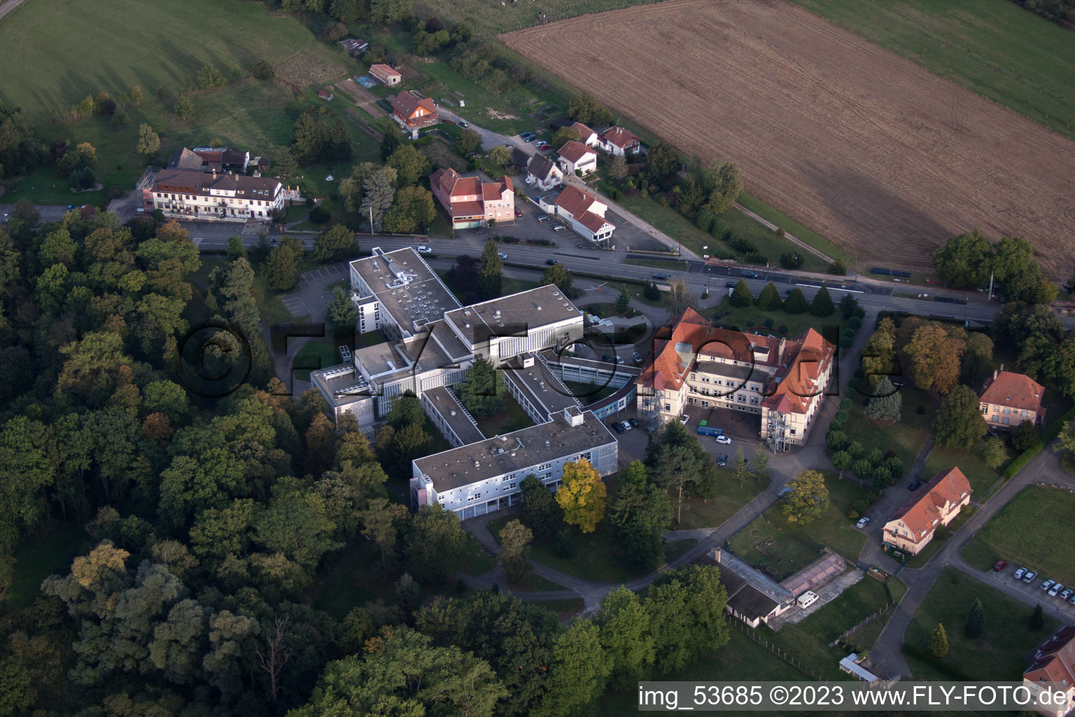Morsbronn-les-Bains im Bundesland Bas-Rhin, Frankreich aus der Luft betrachtet